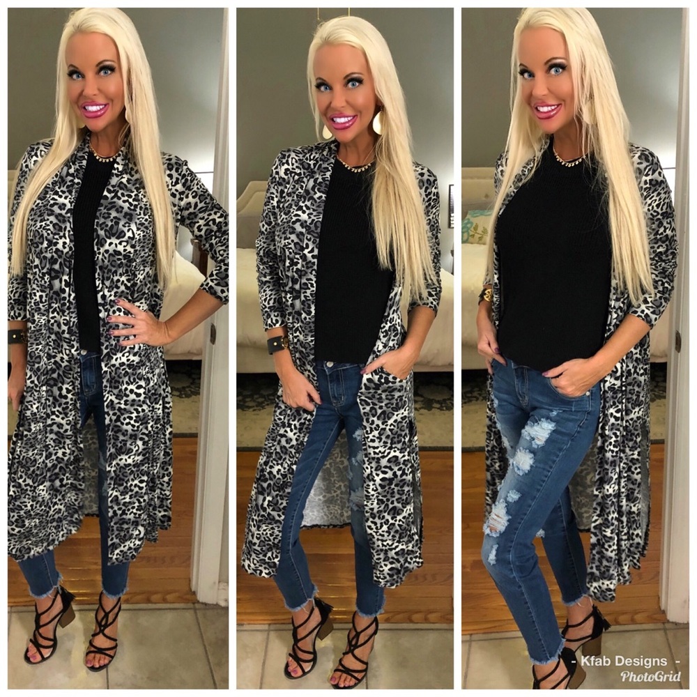 🥰LAST 1! Animal Print Pocket Side Slit Cardigan! - Picture 2 of 6